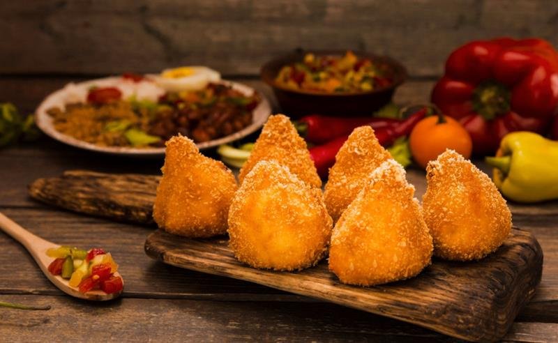 O sabor da nostalgia que vira negócio: como a coxinha une sentimento e franqueados no Brasil