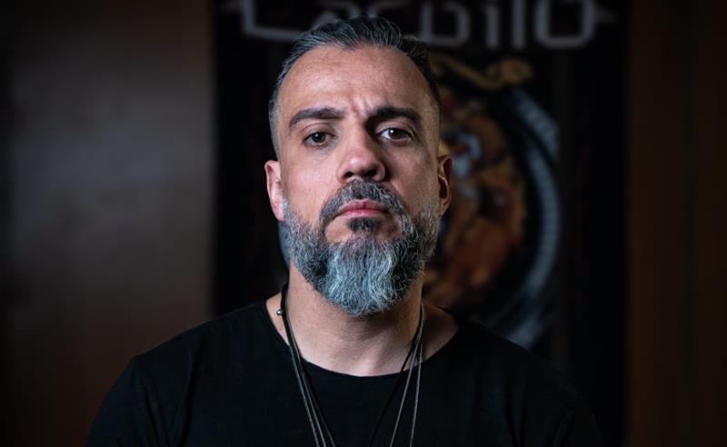 Leandro Caçoilo lança releitura intensa de “What a Feeling”