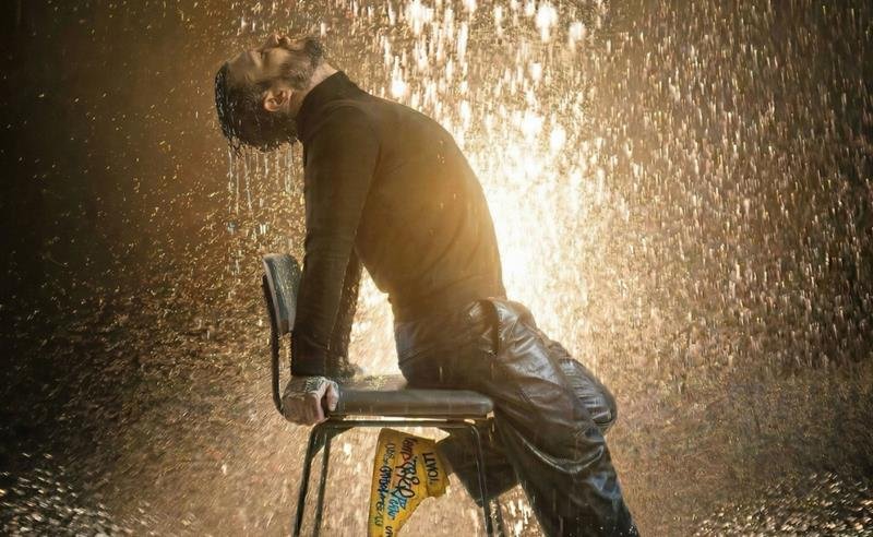 Perseus lança “Champagne” e transforma electropop em crítica à era digital