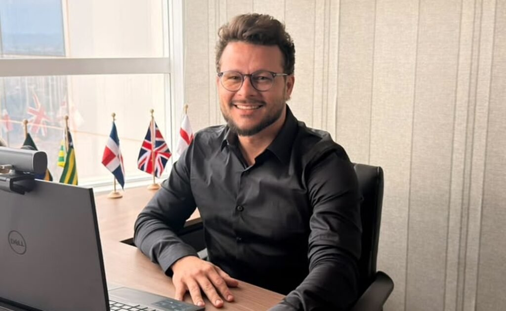 Almir Azevedo Junior é reconhecido após alcançar R$ 5 milhões em faturamento no mercado financeiro